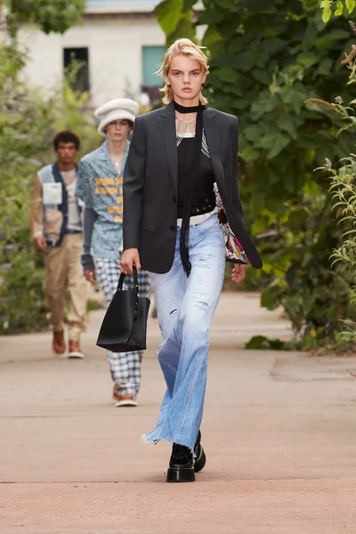 Look 26